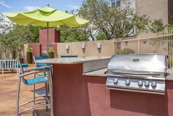 Outdoor BBQ and kitchen area - ABQ Uptown Apartments